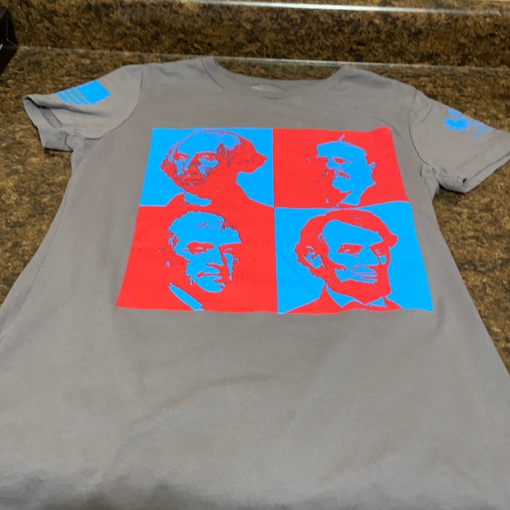 Women’s Club Grunt Style M shirt NWOT never worn